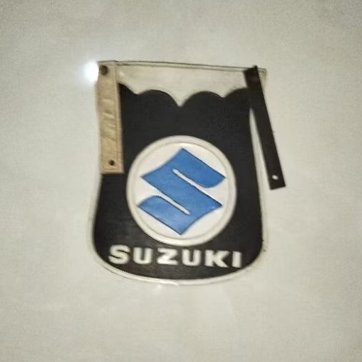 Kepet air penangkal lumpur belakang motor Suzuki
