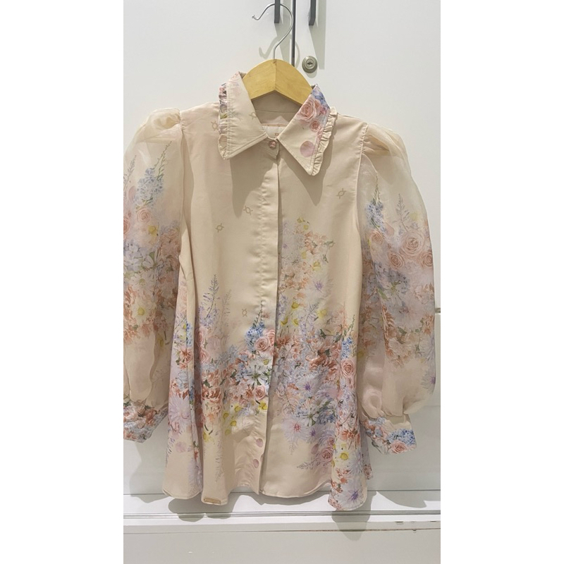 Blouse Wearing Klamby
