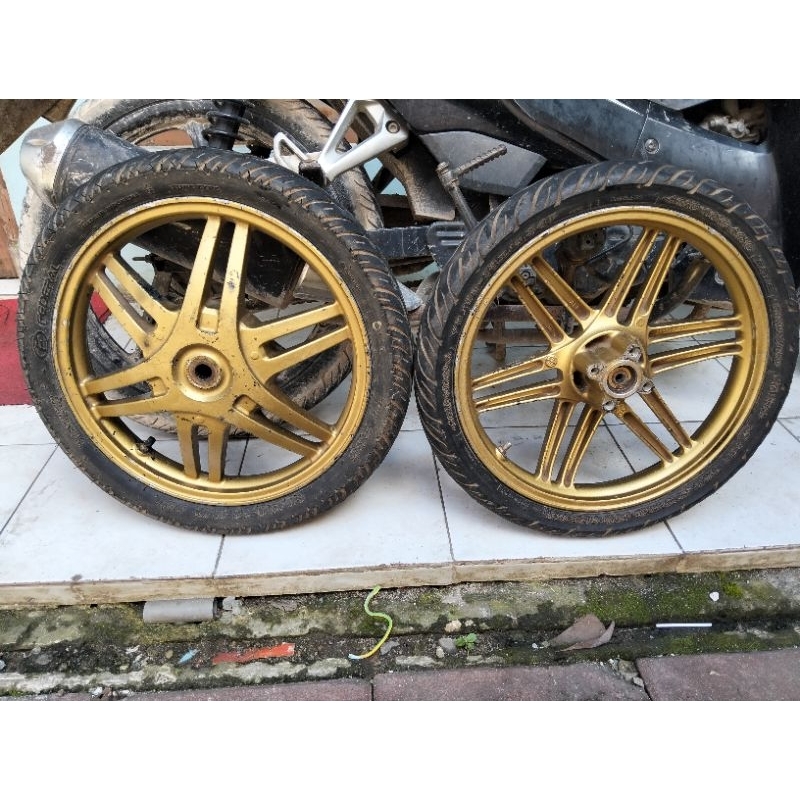 velg Spin as kecil original ring 14. as kecil gigi as 18. spin old, 2007 kebawah. ban 70/90 dan  80/