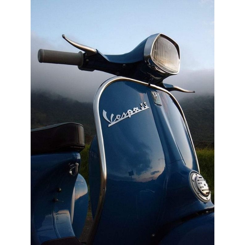 

iklan jadul ss paper kertas vespa bajaj 1981 plat B biru dan foto vespa