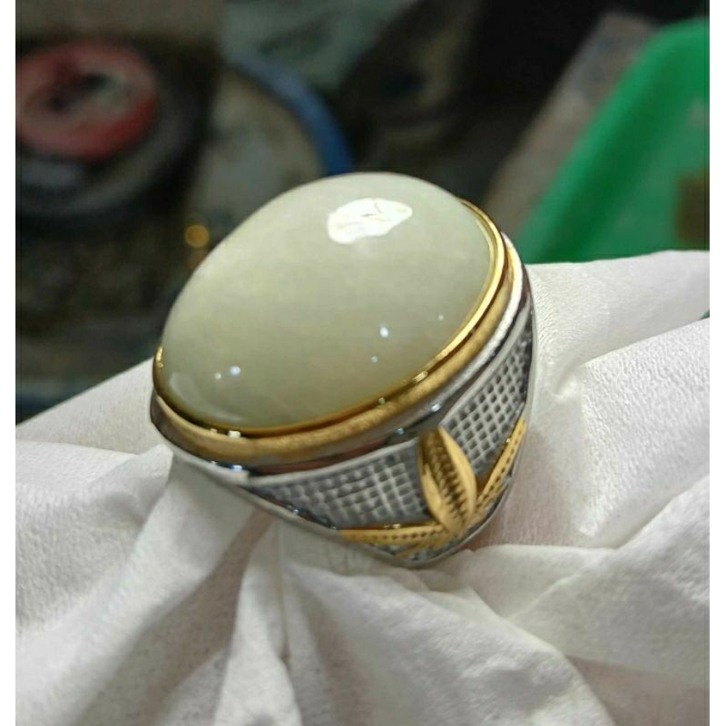 Natural White Jadeite Jade Giok type A warna putih kristal mulus serat halus klimis