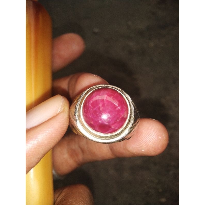 Batu cincin Permata Ruby daging