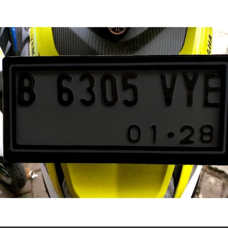 mika akrilik plat motor akrilik riben hitam galap motor dudukan plat motor akrilik bening