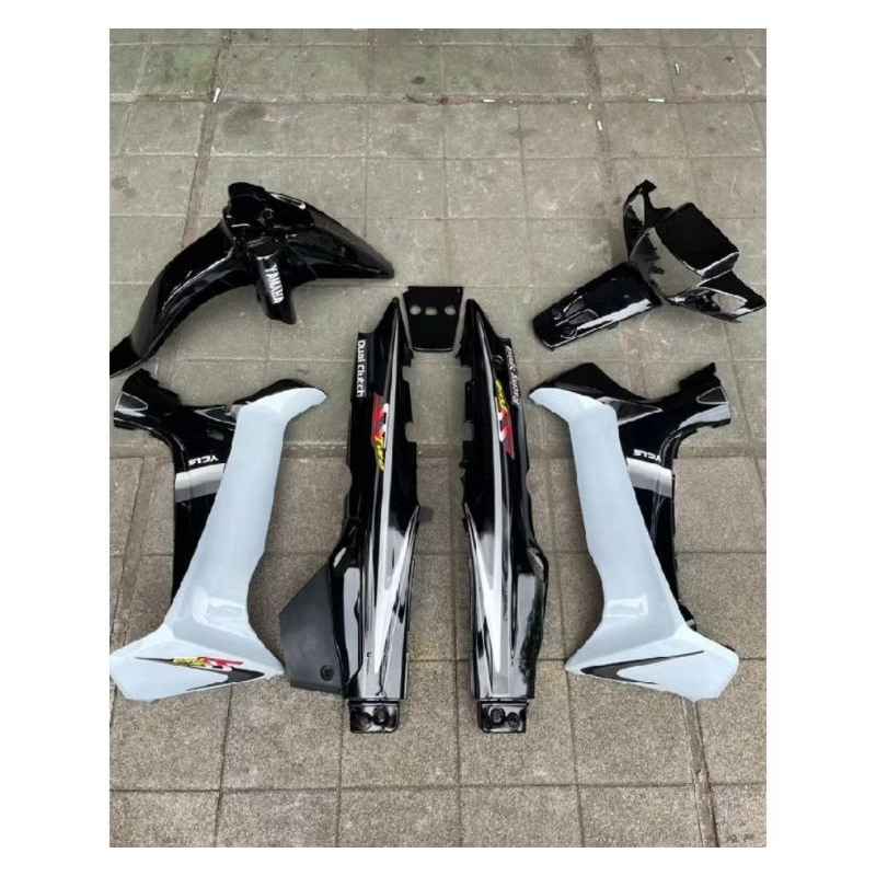 BODY SET HALUS SS TWO HITAM PUTIH SET STRIPING