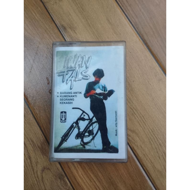 kaset pita IWAN FALS"barang antik"