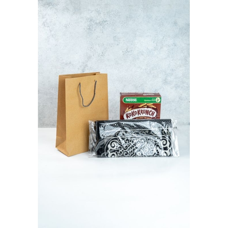 

Paperbag / Tas Souvenir Kertas Sarung Ukuran 20x10x30 cm - 1 Pcs