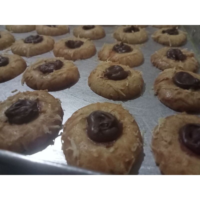 

kue kering Chessy choco toples 400ml dan 800ml