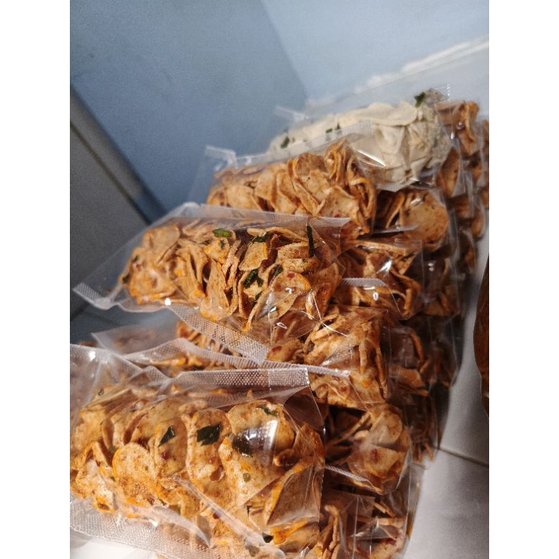 

Basreng ikan gurih renyah basreng pedas daun jeruk-+120gr -+185gr -+500gr -+1kg