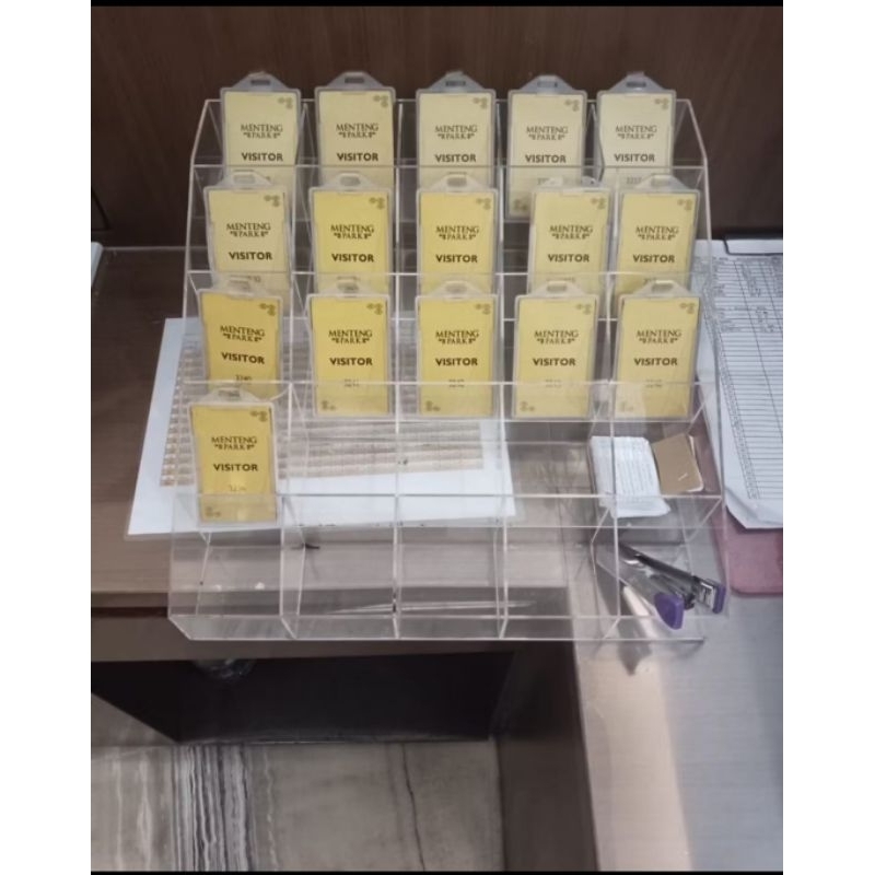 

Display tempat kartu visitor