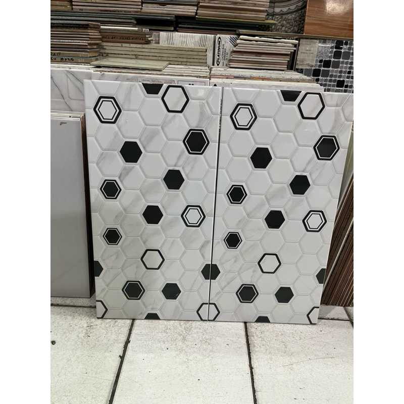 Keramik dinding kamar mandi / dapur 30x60 heksagonal