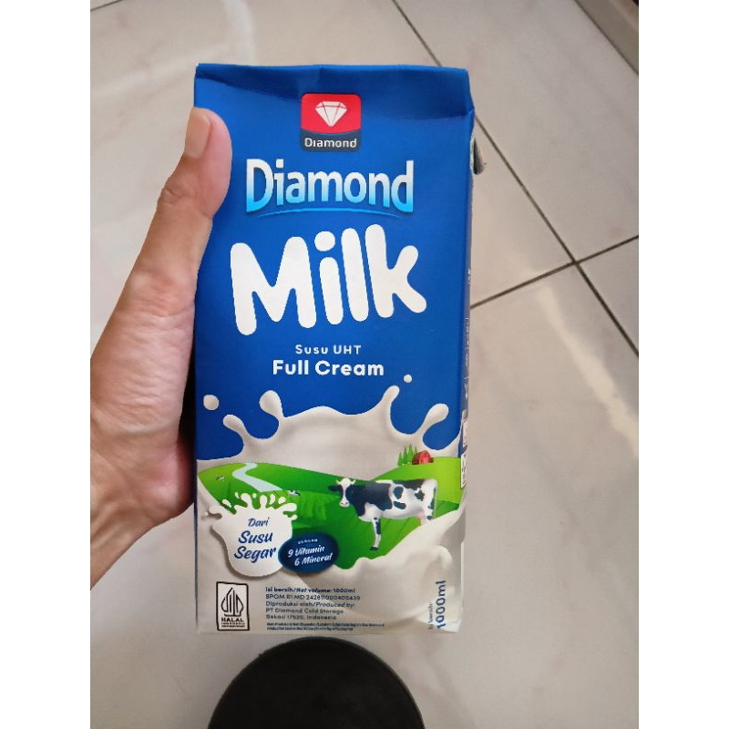 

Diamond Milk Susu UHT Full Cream 1000ml