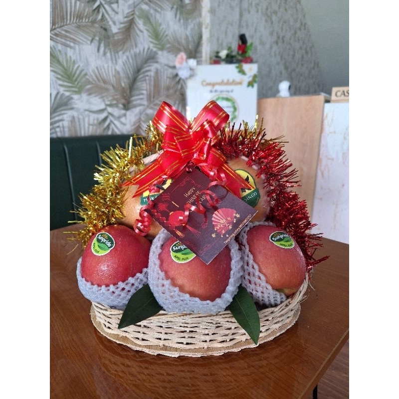 

hampers imlek apel n pear
