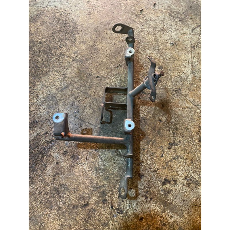 BRAKET BESI DUDUKAN COVER BODY DEPAN SUPRA125 SUPRA X 125 HELM IN original copotan