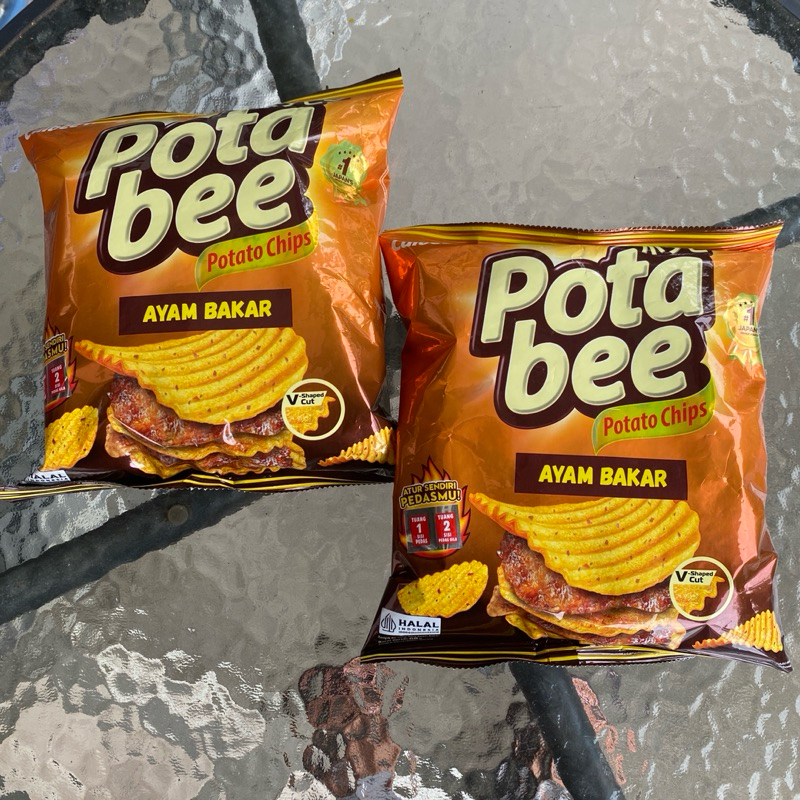 

Potabee Keripik Kentang Ayam Bakar Kemasan 68 gram