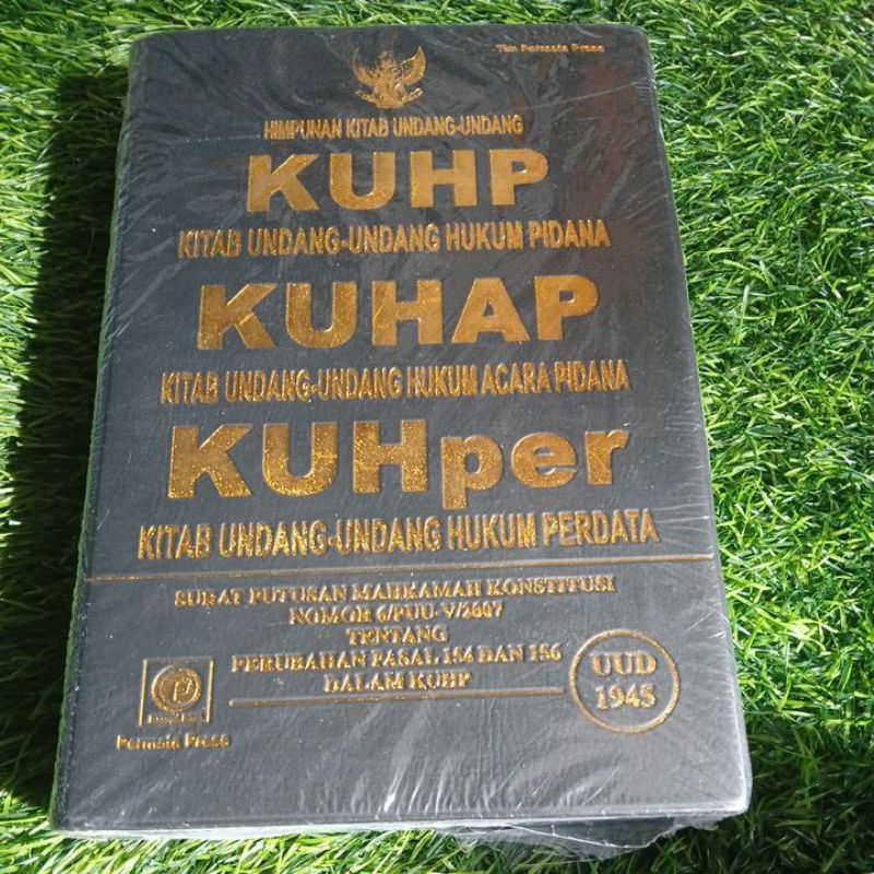 BUKU KUHP KUHAP KUHPER UUD 1945