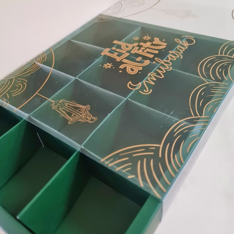 

Box Cake Mika Lebaran 12 Sekat