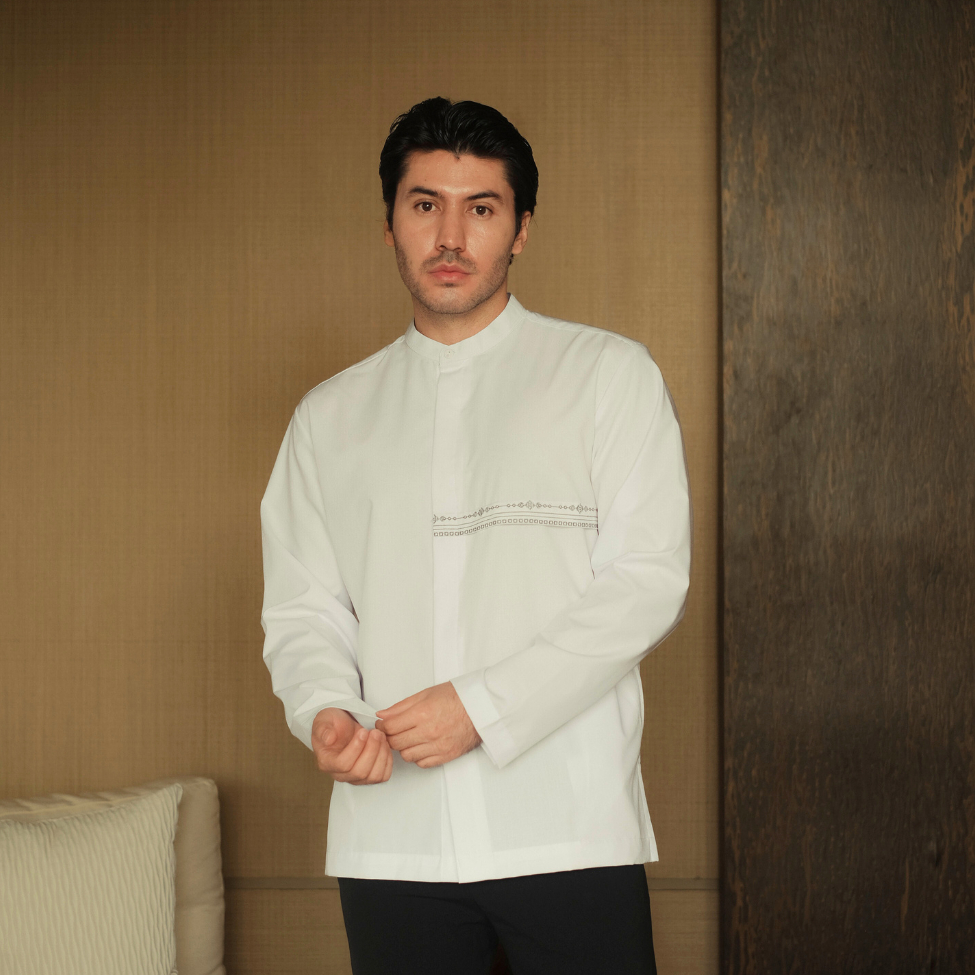 BASTOH Kemeja Koko Pria Zavian Putih Lengan Panjang