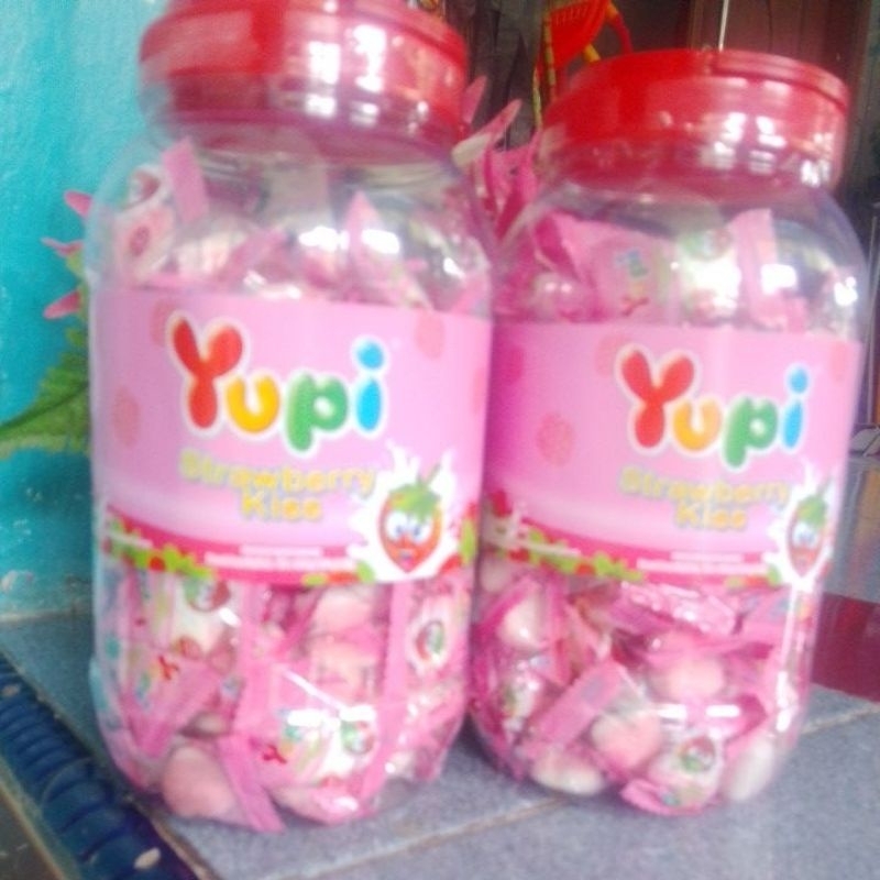 

permen yupi kemasan toples