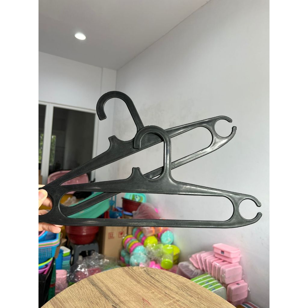 GANTUNGAN BAJU PLASTIK / HANGER BAJU PLASTIK / 1 LUSIN HANGER BAJU PLASTIK / GANTUNGAN BAJU PLASTIK 