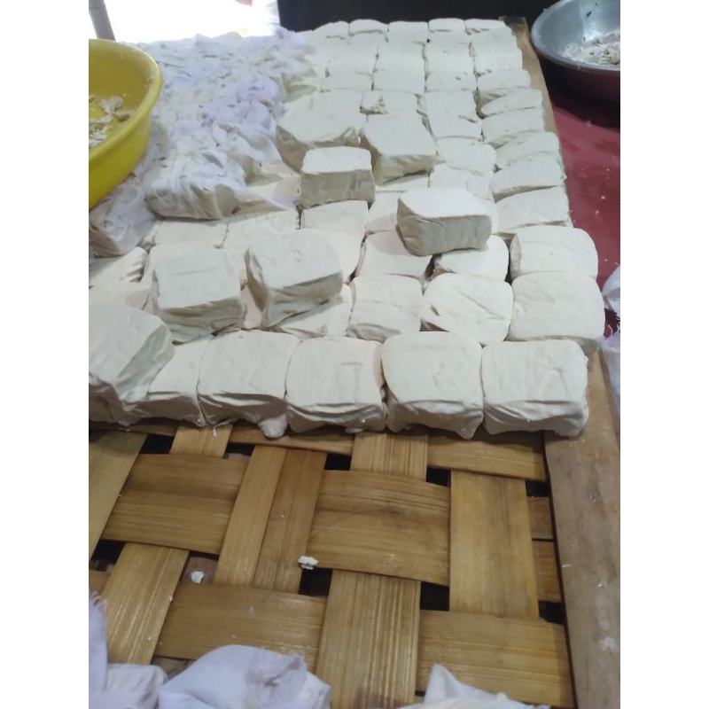 

tahu asli banjaran/tahu khusus untuk tahu aci/khas tegal/tahu saja 30pcs/vacuum