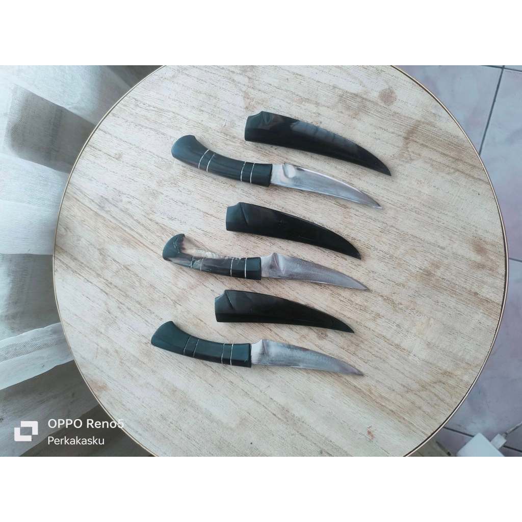 Pisau Seset Sisit dengan gagang dan sarung Tanduk Kerbau