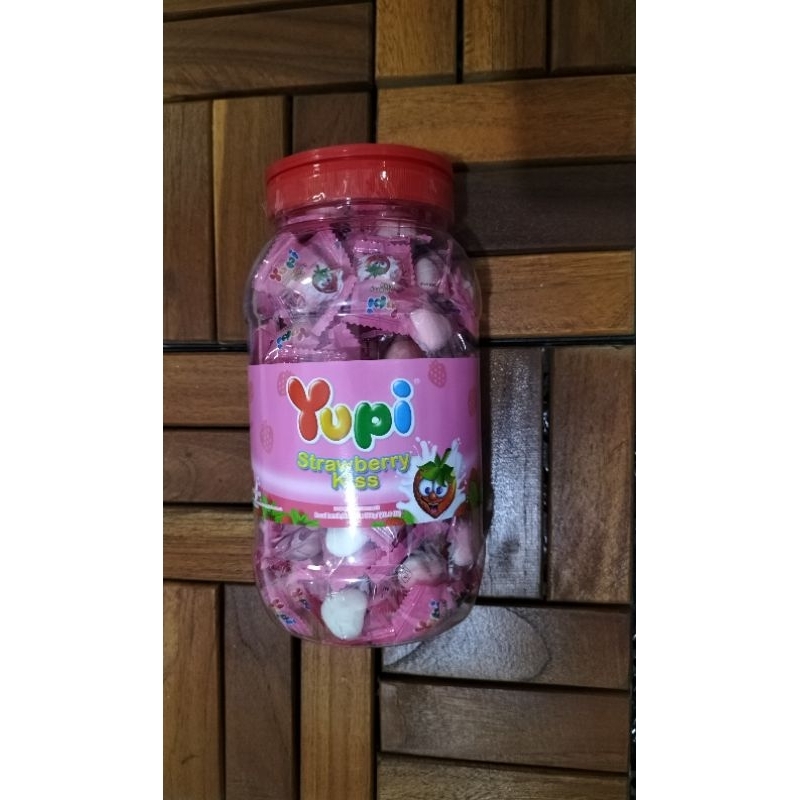 

Yupi Strawberry Kiss Toples Isi 125 Butir Harga Promo Murah!!