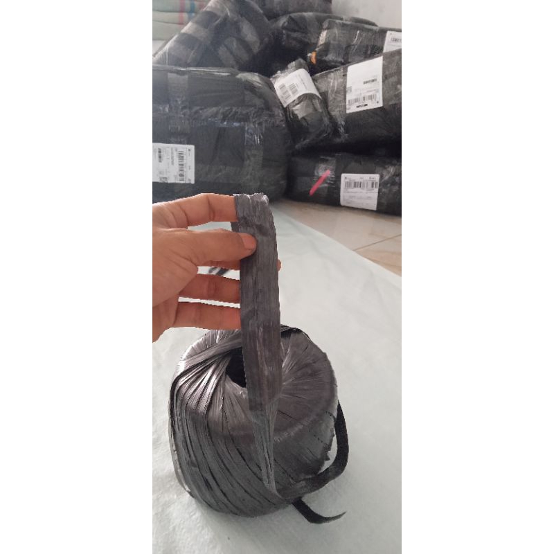 

tali rafia tebal dan kuat/ 1 roll