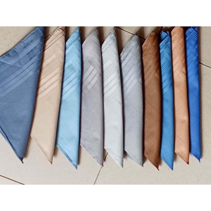Saputangan warna polos 45 cm x45 cm isi 6 pis