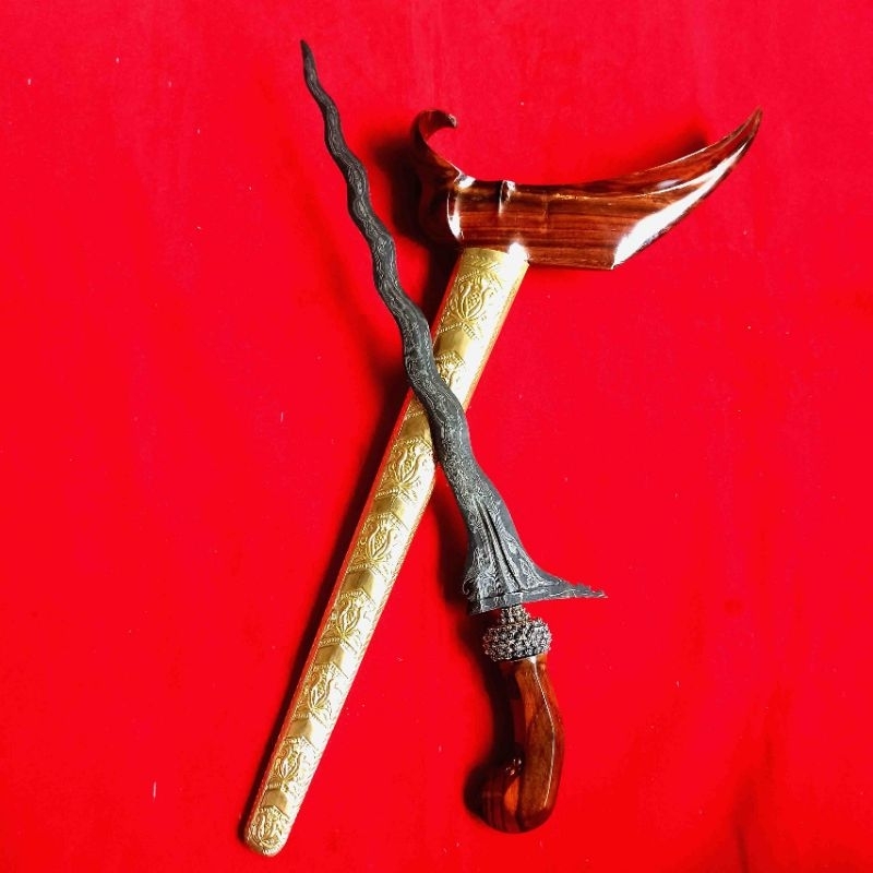 Keris Luk 13 Dhapur Sangkelat Pamor Wahyu Tumurun
