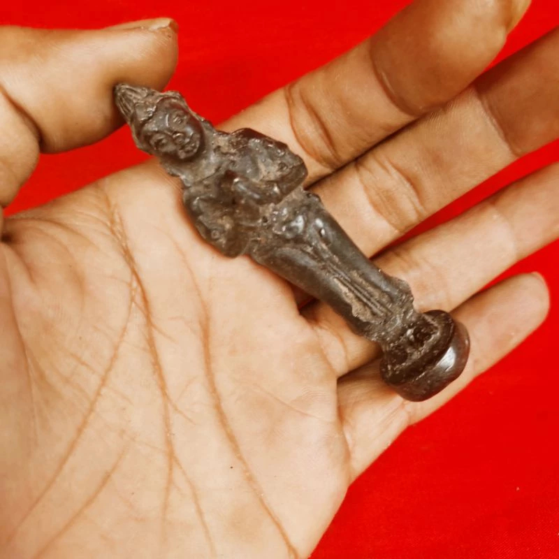 Patung Golek Kencana Wungu Warna Hitam Asli