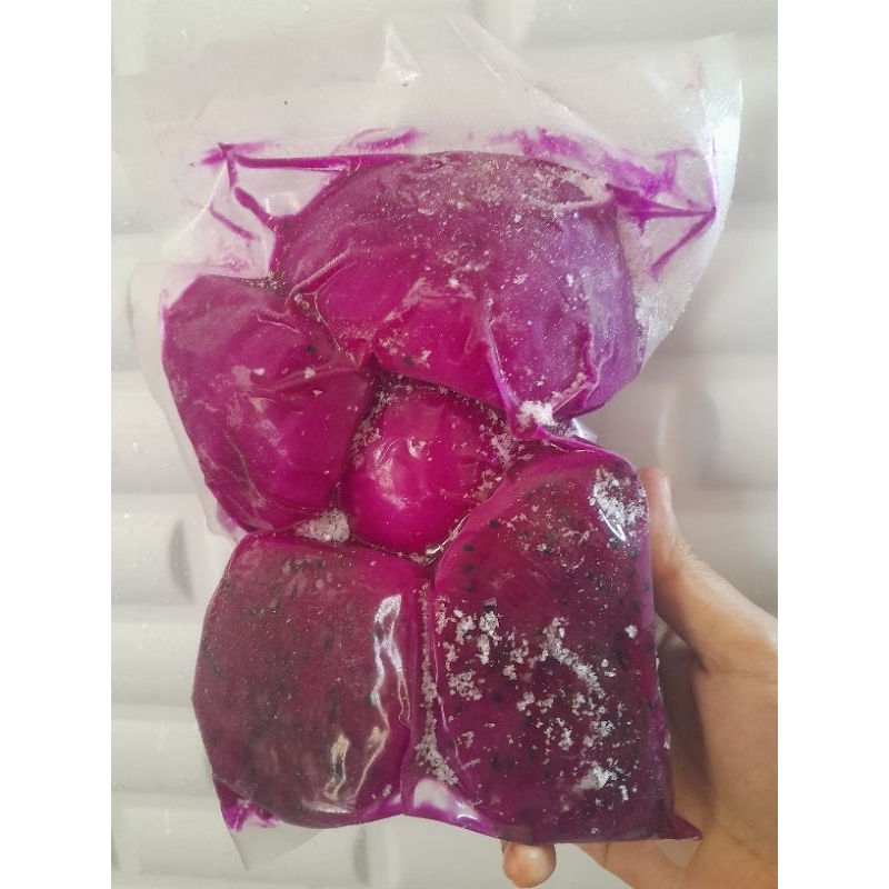 

Buah naga frozen kemasan 500 gram