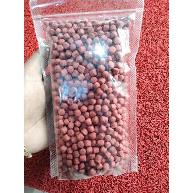 Umpan butiran / otok otok / por polos mentahan