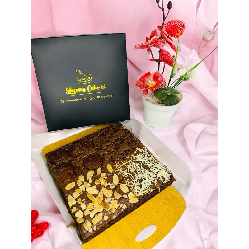 

Yummy Brownies Mix 4 rasa 20x10 - Chewy Brownies - Fudgy Brownies - Brownies Panggang