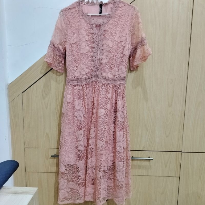 preloved dress pesta  brokat haluswarna salem