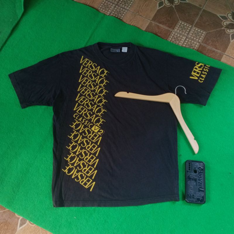 Kaos Versace Classic V2. Art Longtext vintage tshirt luxury, second original