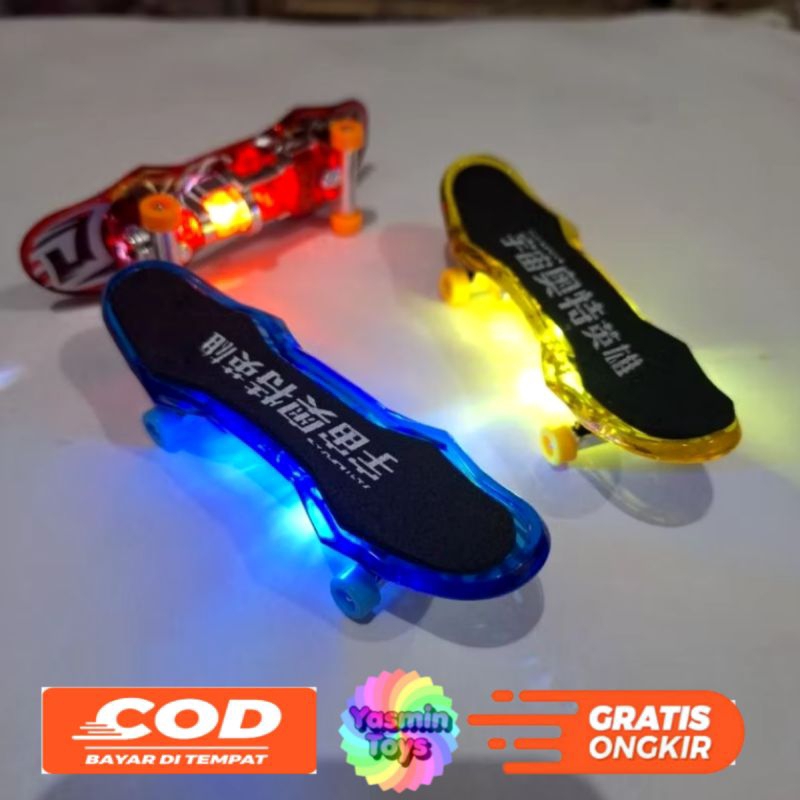 MAINAN SKATEBOARD LAMPU /SKATEBOARD JARI/ FINGER SKATEBOARD