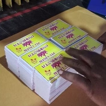 

Cetak label pel lantai tiket pel lantai kertas Art paper 1rim F4/ folio cetak 2 warna
