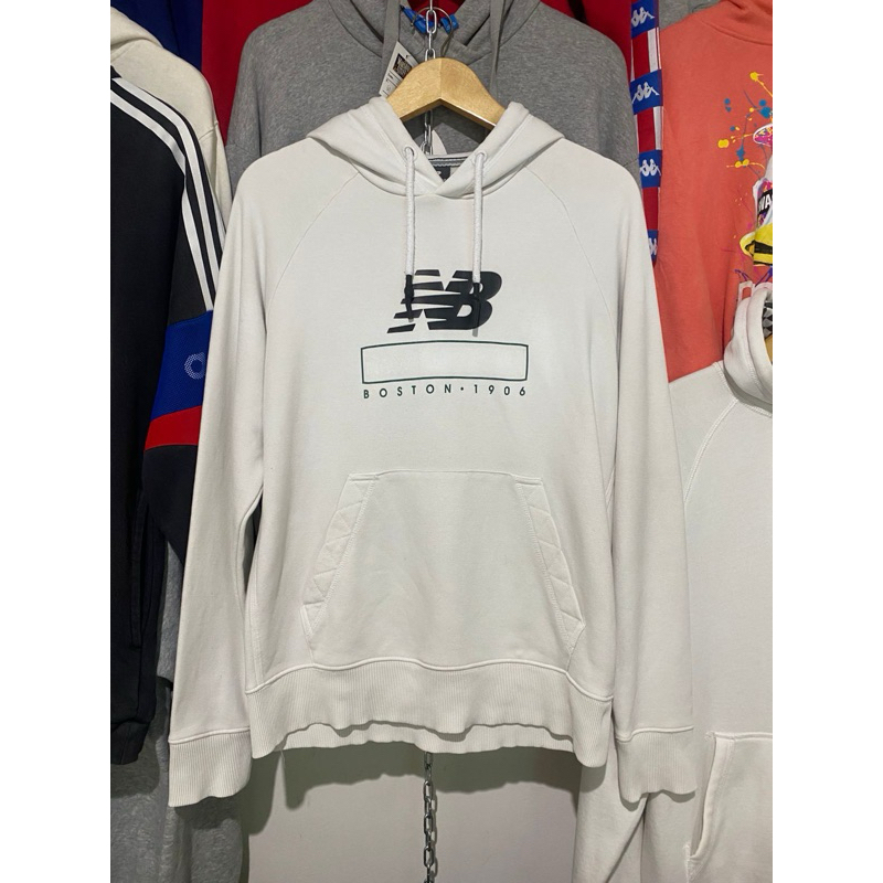 hoddie NB putih