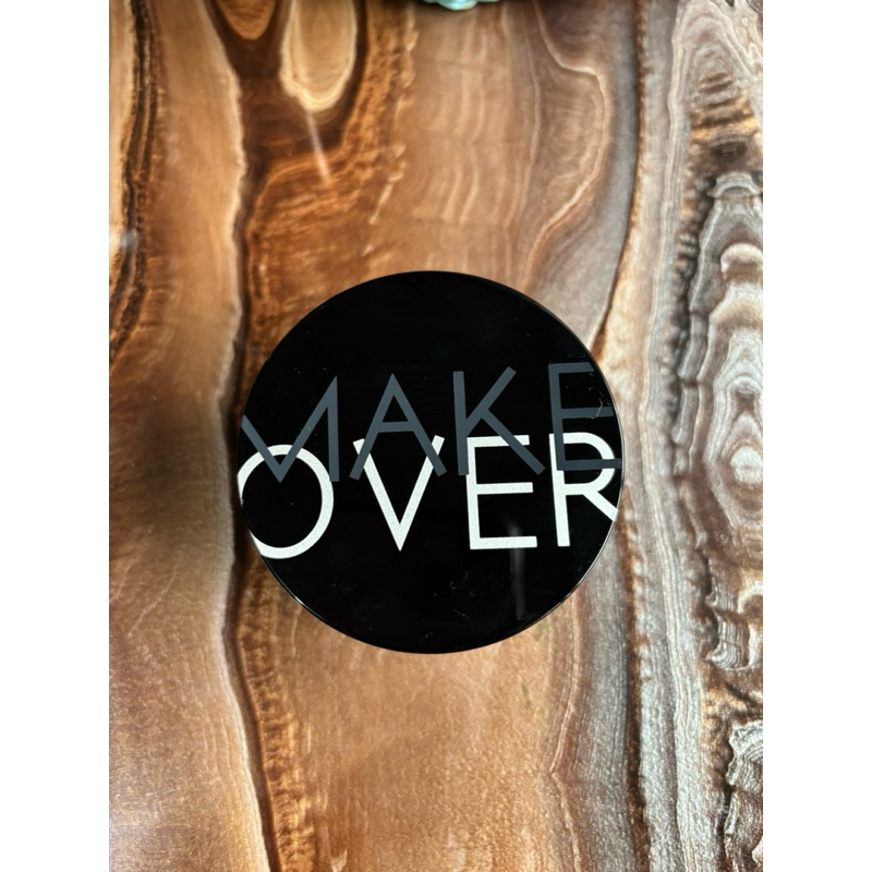 preloved Makeover silky smooth translucent powder