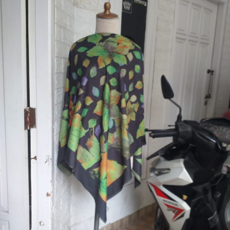 hijab IDA ROYANI plus ORI 120cm x 120cm