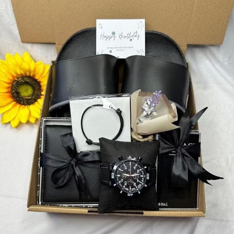 Hampers sandal kaos cowok  / kado cowok / kado ulang tahun / kado unik
