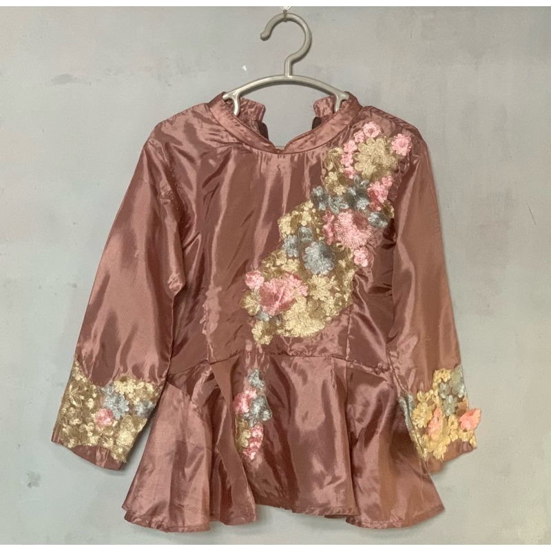 Preloved Atasan Kondangan