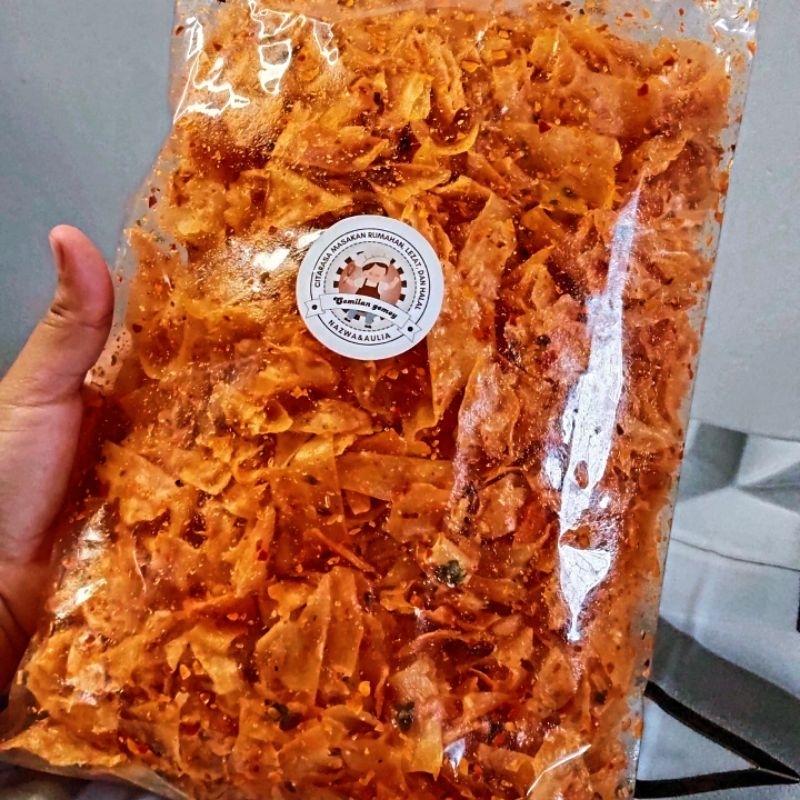 

keripik singkong pedas 500gr,keripik singkong pedas gurih,keripik singkong balado, keripik singkong kriwil, kripik singkong daun jerul