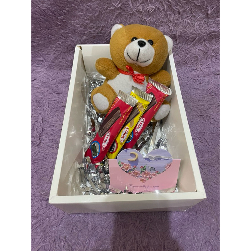 

Box Hampers Valentine Medan