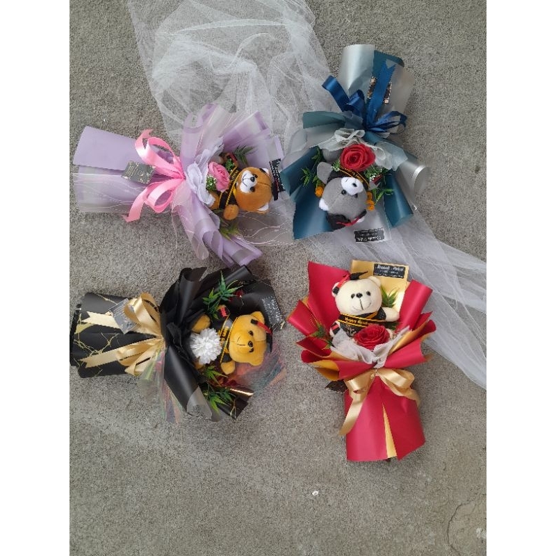 Buket boneka wisuda/buketboneka beruang /buket boneka free selempang nama boneka /buket boneka ulang
