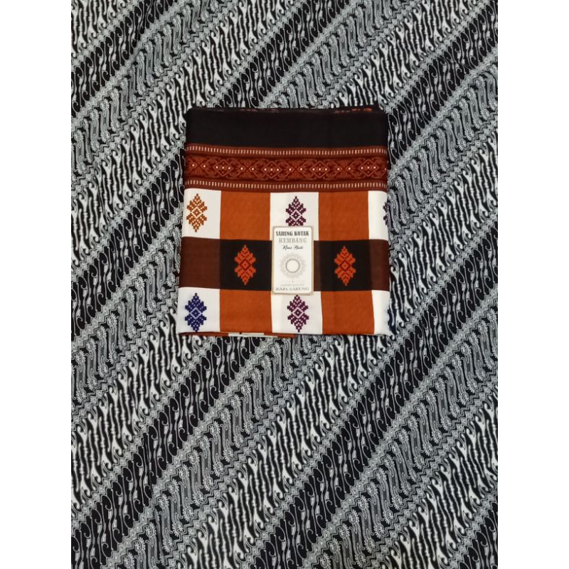 sarung kotak motif bali
