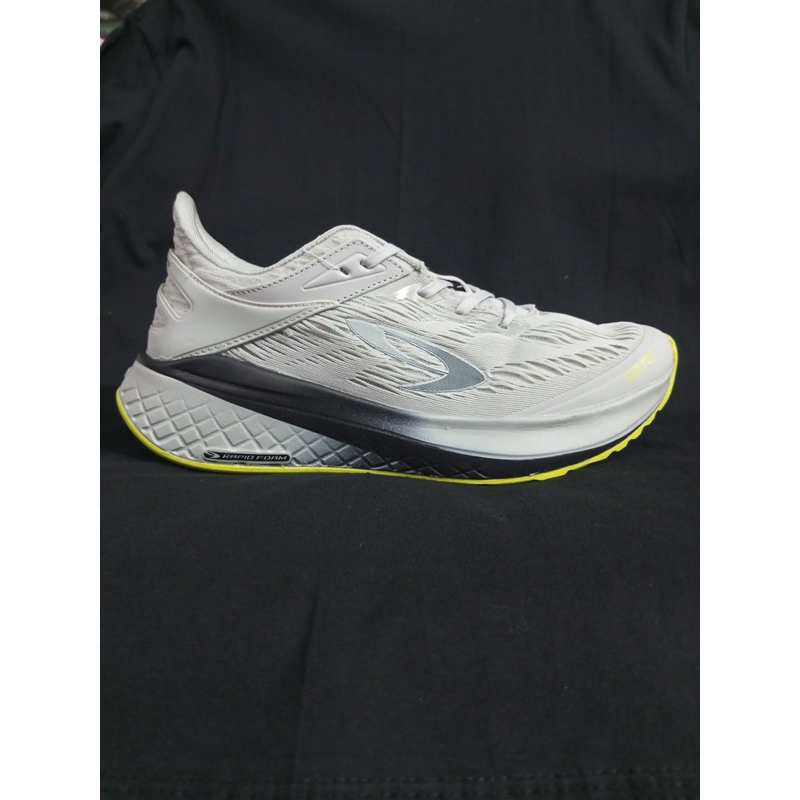 SEPATU RUNNING 910 NINETEN KANZAKI 1.0
