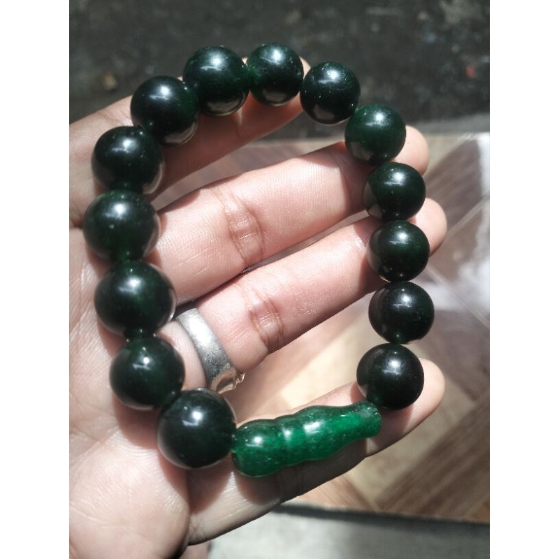 gelang giok Burma asli dari warisan Mbah batu nya dingin