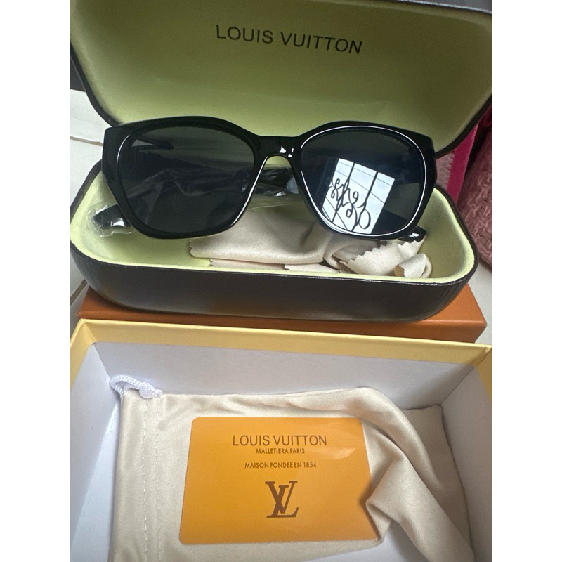 Louis Vuitton Kacamata Hitam