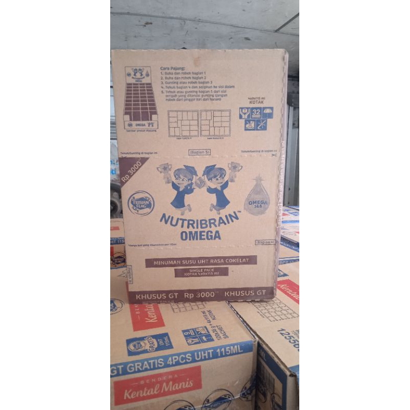 

susu uht Frisian flag 1 dos isi 36 pc